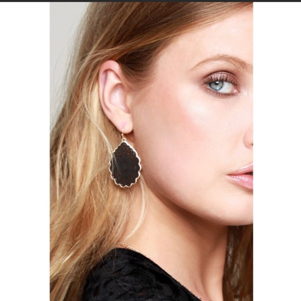 POMINA Mandala Tear Drop Hook Earrings - Picture 7 of 7